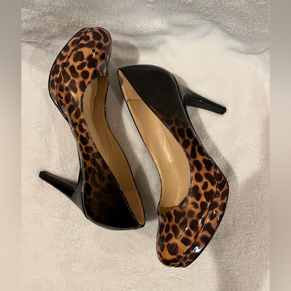 Marc Fisher leopard print platform pumps w/ ombré, patent / glossy finish 7.5